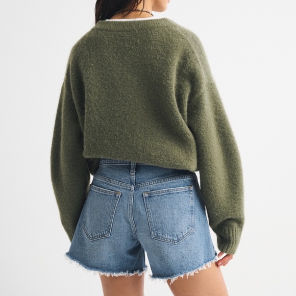 Abercrombie 4 in Mom Short High Rise - Picture 2 of 5